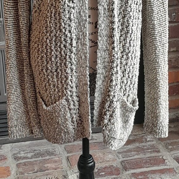 Skies Are Blue Cardigan - Picture 3 of 6